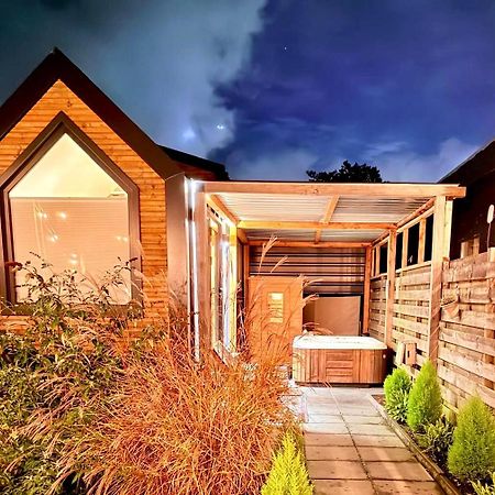 Tiny House With Sauna & Jacuzzi Near Amsterdam Vijfhuizen Экстерьер фото