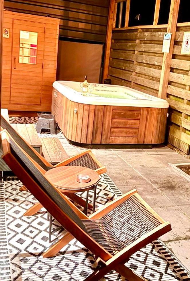 Tiny House With Sauna & Jacuzzi Near Amsterdam Vijfhuizen Экстерьер фото